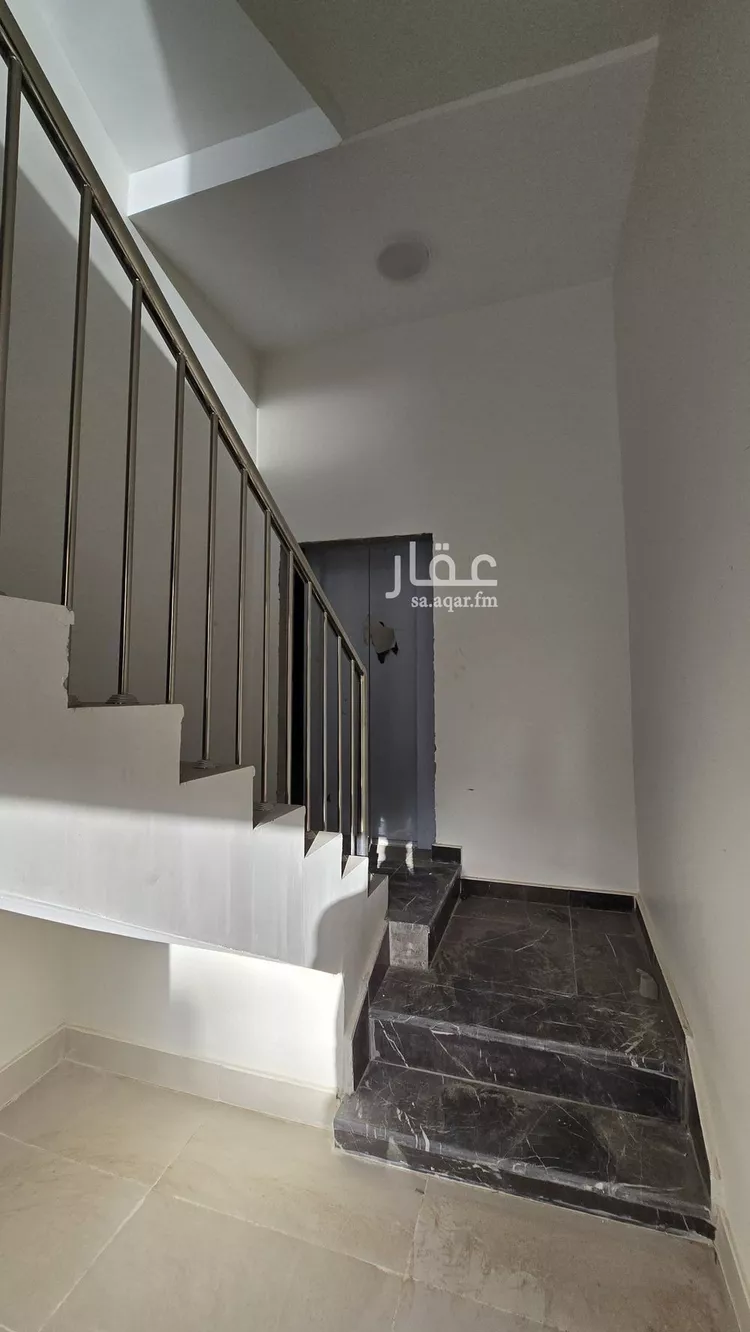 دور للبيع في شارع يحيى العايدي, حي العوالي, مدينة الرياض, منطقة الرياض صورة 4