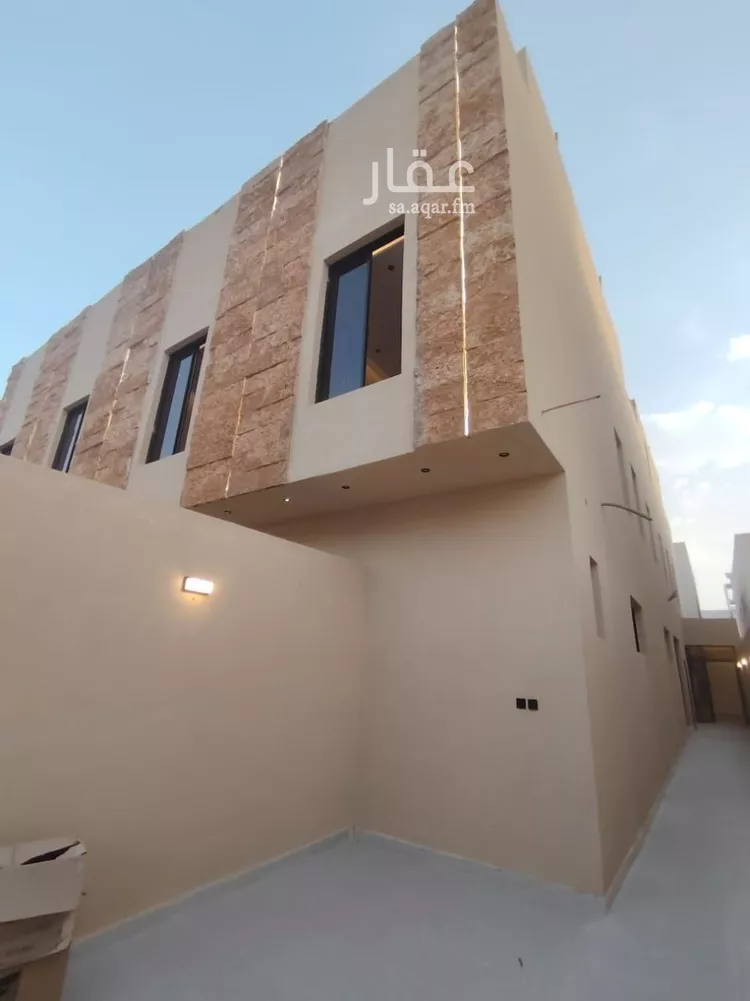 فيلا للبيع في شارع حامد عبدالحفيظ, حي عكاظ, مدينة الرياض, منطقة الرياض صورة 2