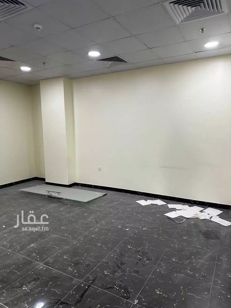 مكتب تجاري للإيجار في شارع طريق الملك عبدالعزيز, حي الضباط, مدينة الرياض, منطقة الرياض صورة 2