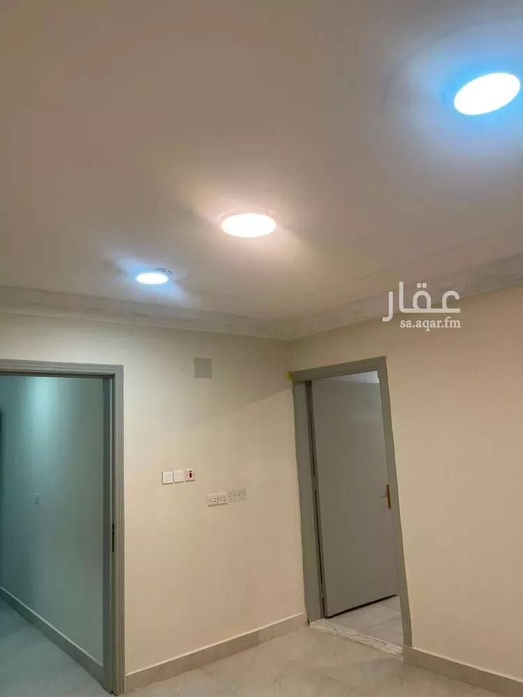 شقة للإيجار في شارع رقم 4, حي العزيزية, مدينة الرياض, منطقة الرياض صورة 3
