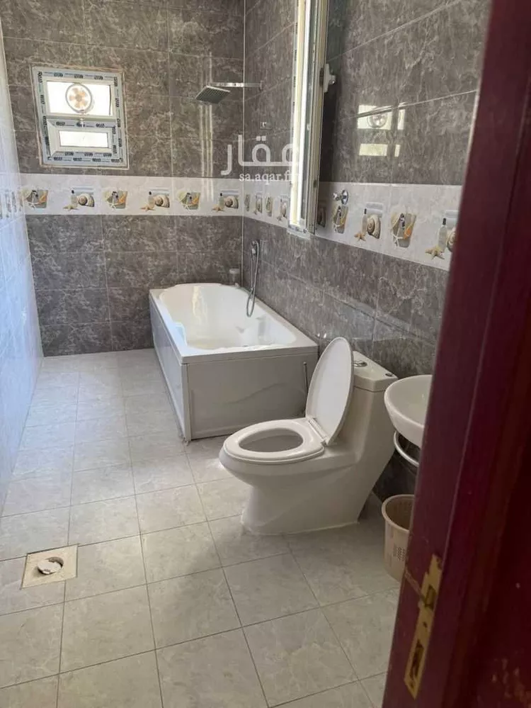 فيلا للإيجار في شارع خالد بن سلمة المخزومي, حي المهدية, مدينة الرياض, منطقة الرياض صورة 3