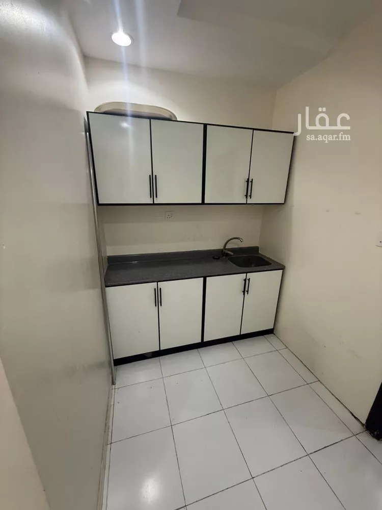 شقة للإيجار في شارع الشيخ حسن بن حسين بن علي, حي إشبيلية, مدينة الرياض, منطقة الرياض صورة 4