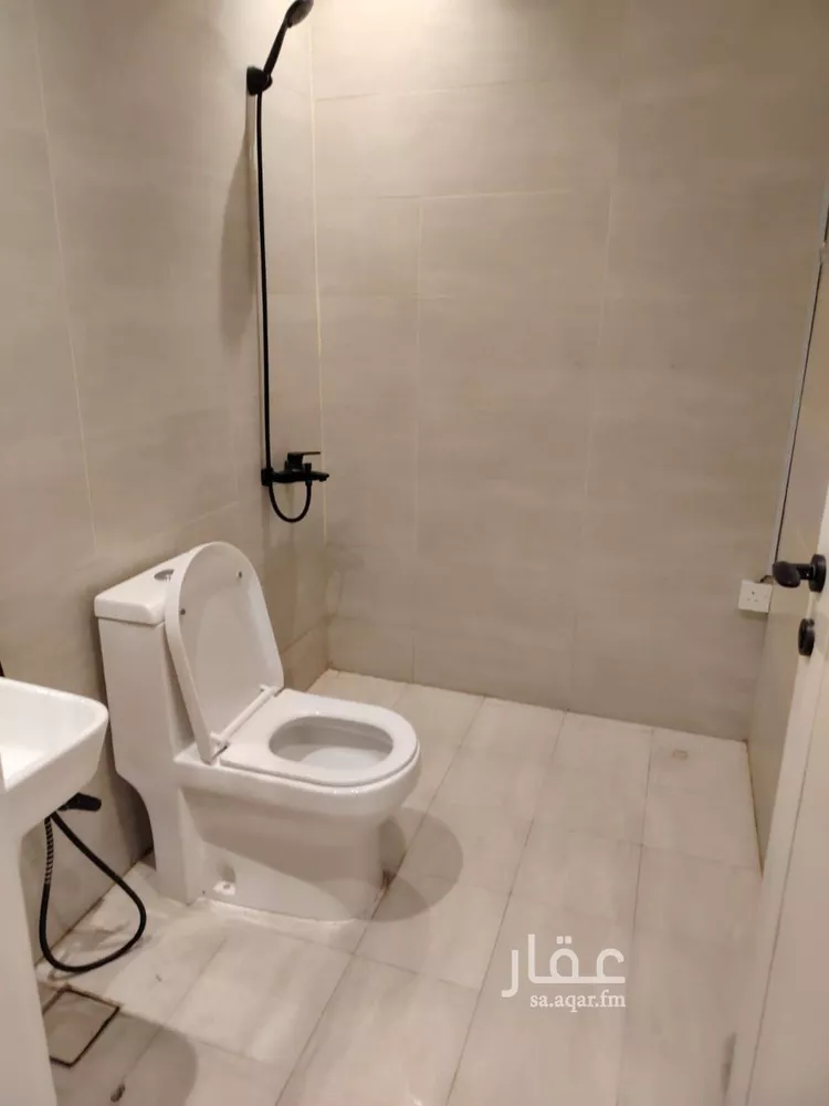 شقة للإيجار في شارع الشيخ حسن بن حسين بن علي, حي إشبيلية, مدينة الرياض, منطقة الرياض صورة 2