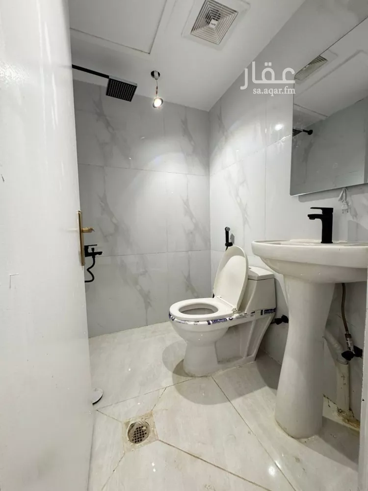 شقة للإيجار في شارع الشيخ حسن بن حسين بن علي, حي إشبيلية, مدينة الرياض, منطقة الرياض صورة 5