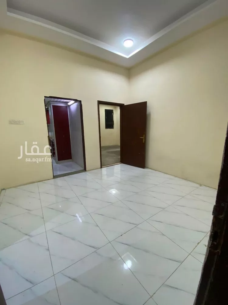 شقة للإيجار في شارع شمس الدين الحريري, حي الملك فيصل, مدينة الرياض, منطقة الرياض 1 صورة