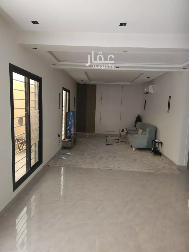 فيلا للإيجار في شارع حرملة بن المنذر الكندي, حي بدر, مدينة الرياض, منطقة الرياض صورة 2