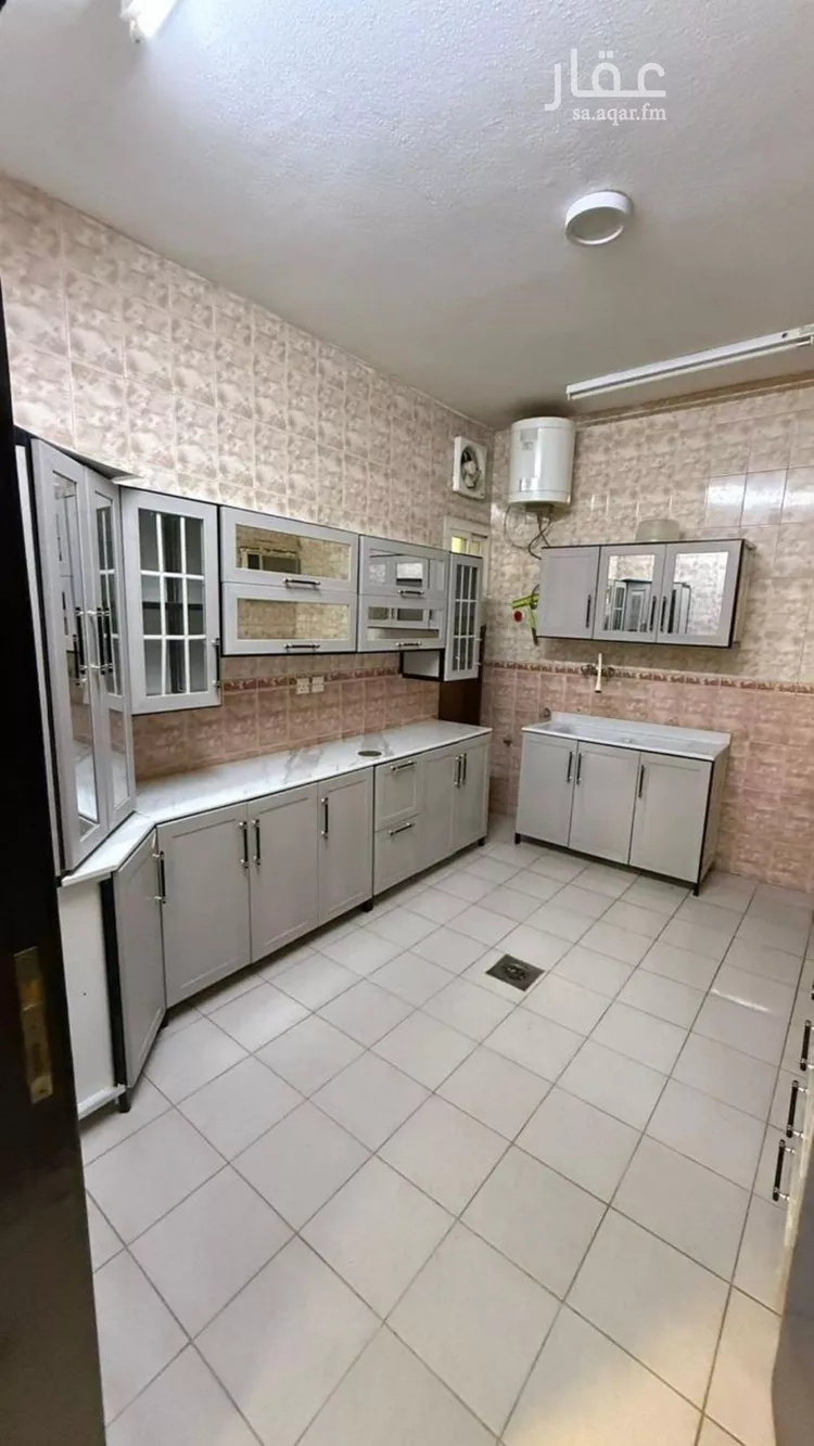 شقة للإيجار في شارع ينبع, حي ظهرة لبن, مدينة الرياض, منطقة الرياض