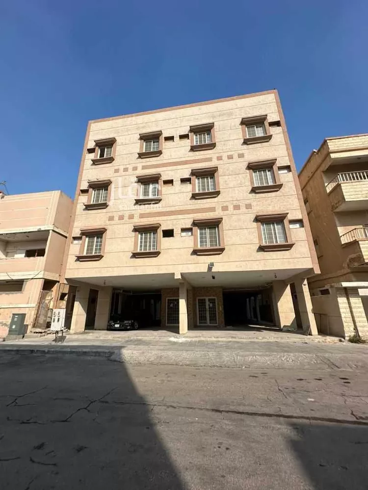 عمارة للبيع في شارع السادس عشر, حي العقربية, مدينة الخبر, المنطقة الشرقية