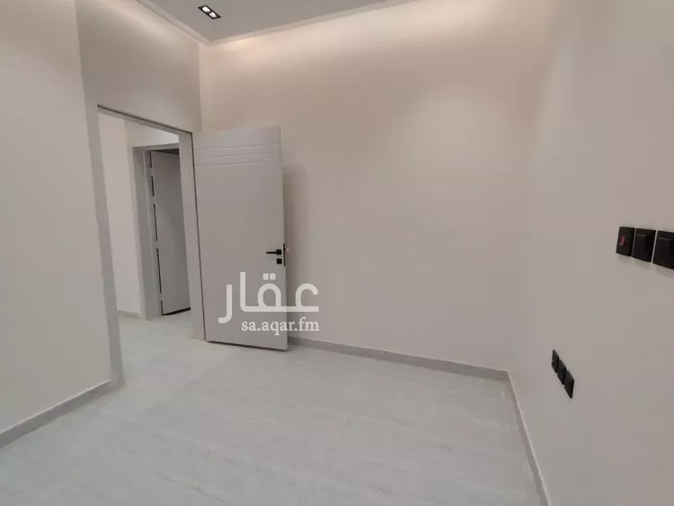 دور للبيع في شارع الإمام مسلم, حي بدر, مدينة الرياض, منطقة الرياض صورة 4