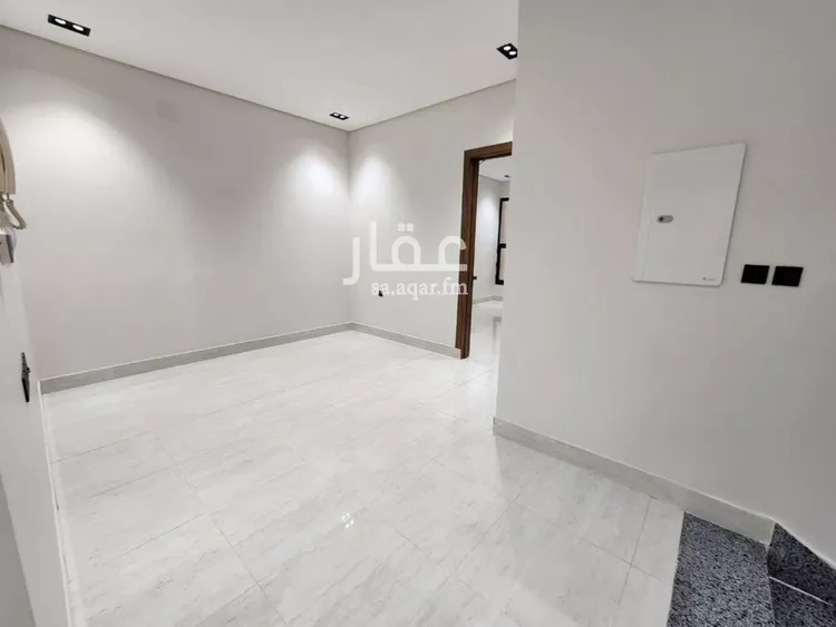 فيلا للبيع في شارع ابن خزرج, حي العريجاء الغربي, مدينة الرياض, منطقة الرياض صورة 3