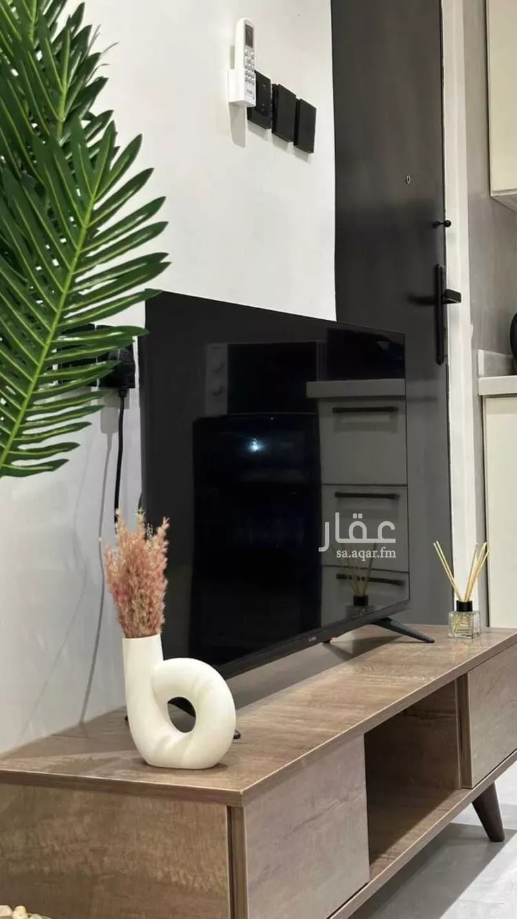شقة مفروشة للحجز في شارع ثمامة بن عدي ، حي المعذر الشمالي ، الرياض ، منطقة الرياض صورة 3