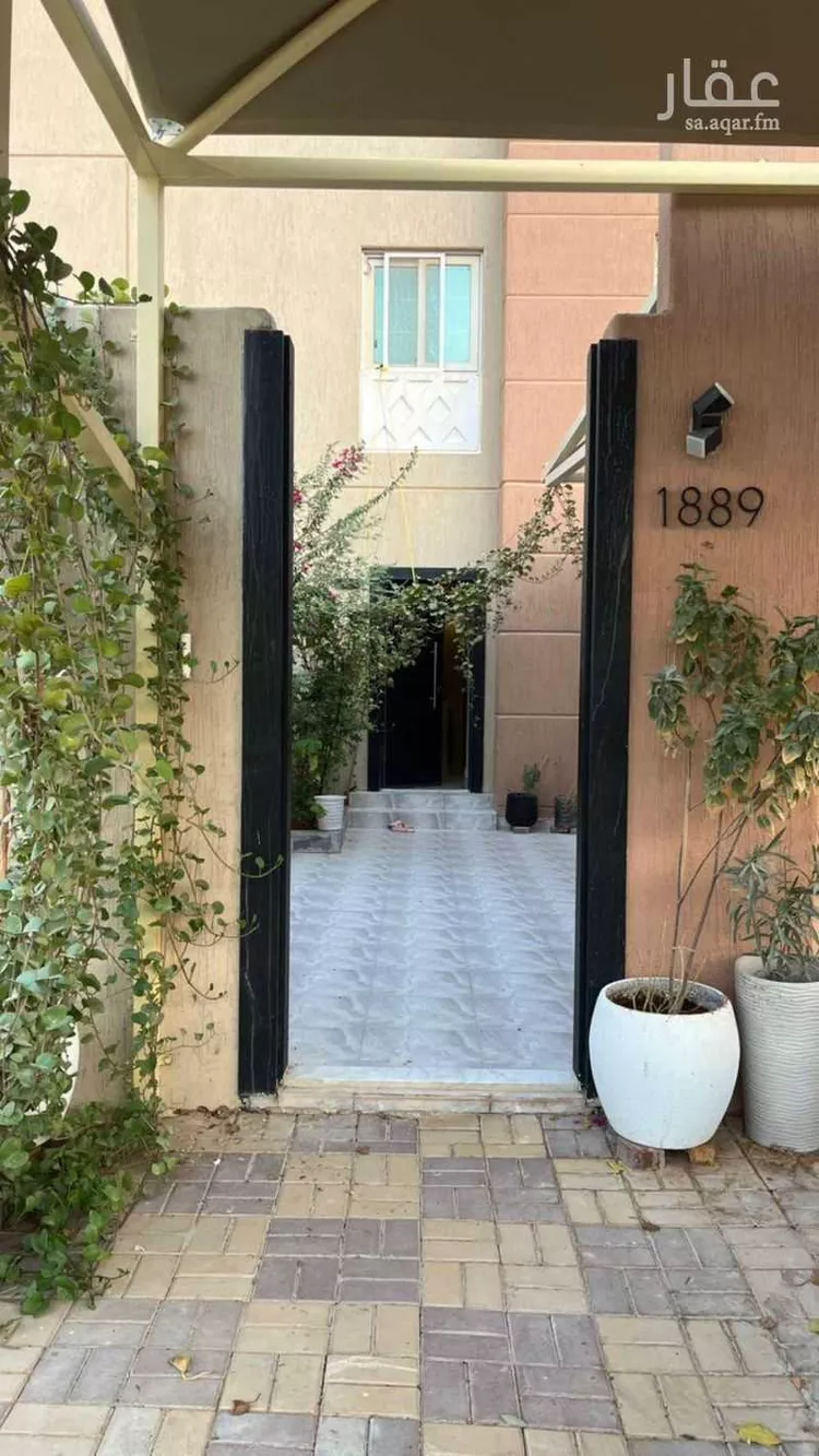 فيلا للبيع في شارع وادي الخريب, حي مطار الملك خالد الدولي, مدينة الرياض, منطقة الرياض صورة 3