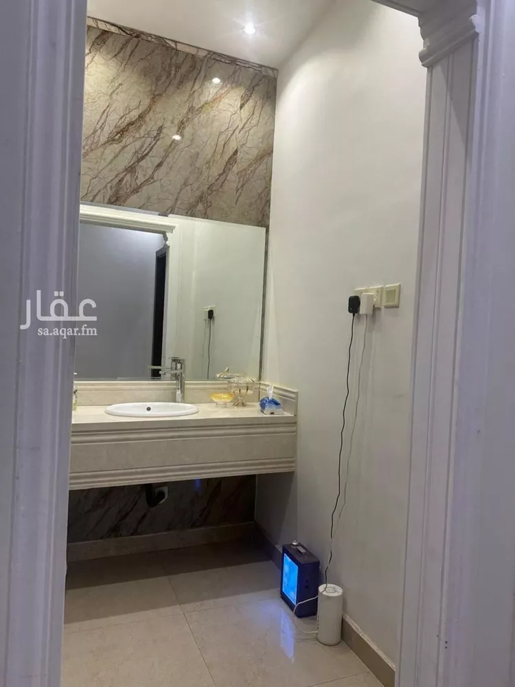 فيلا للبيع في شارع المزار, حي الوادي, مدينة الرياض, منطقة الرياض