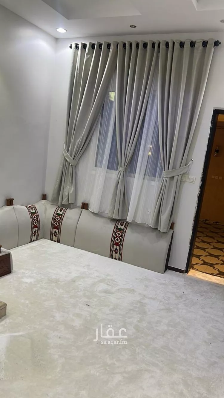 فيلا للإيجار في شارع حسن حسني عبدالوهاب, حي الرمال, مدينة الرياض, منطقة الرياض 1 صورة