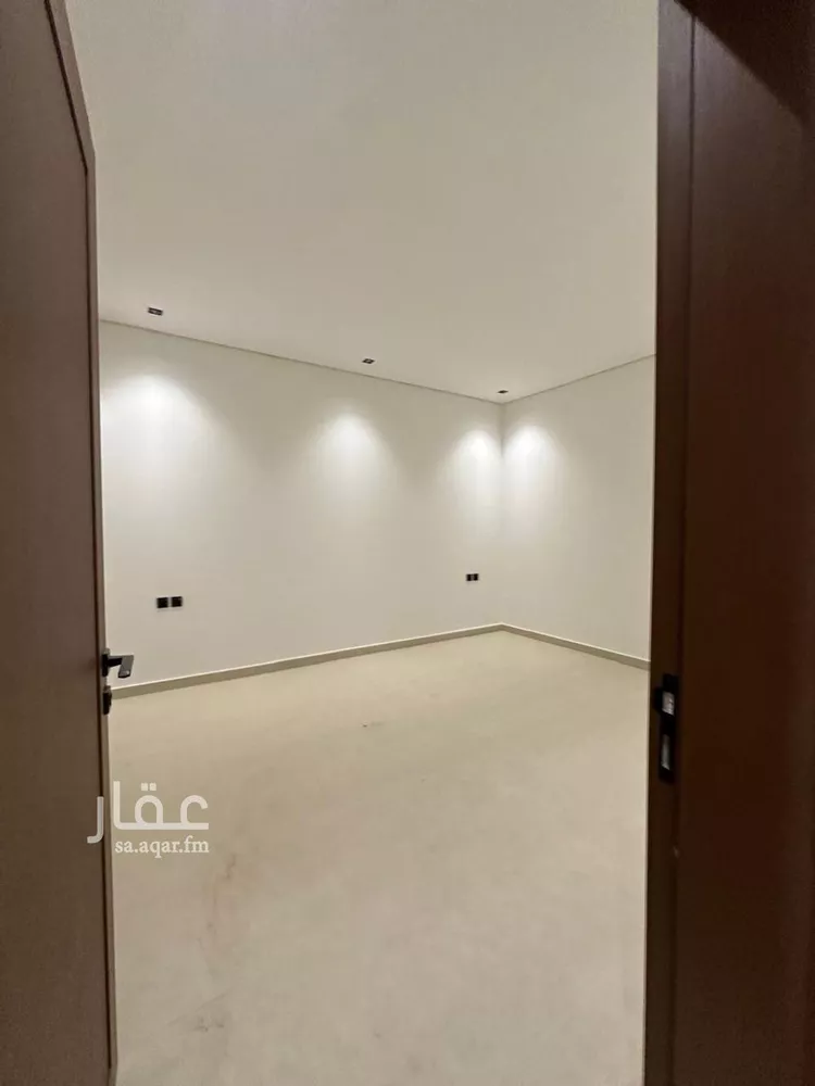 Floor for Sale in Riyadh Al Hazm 18