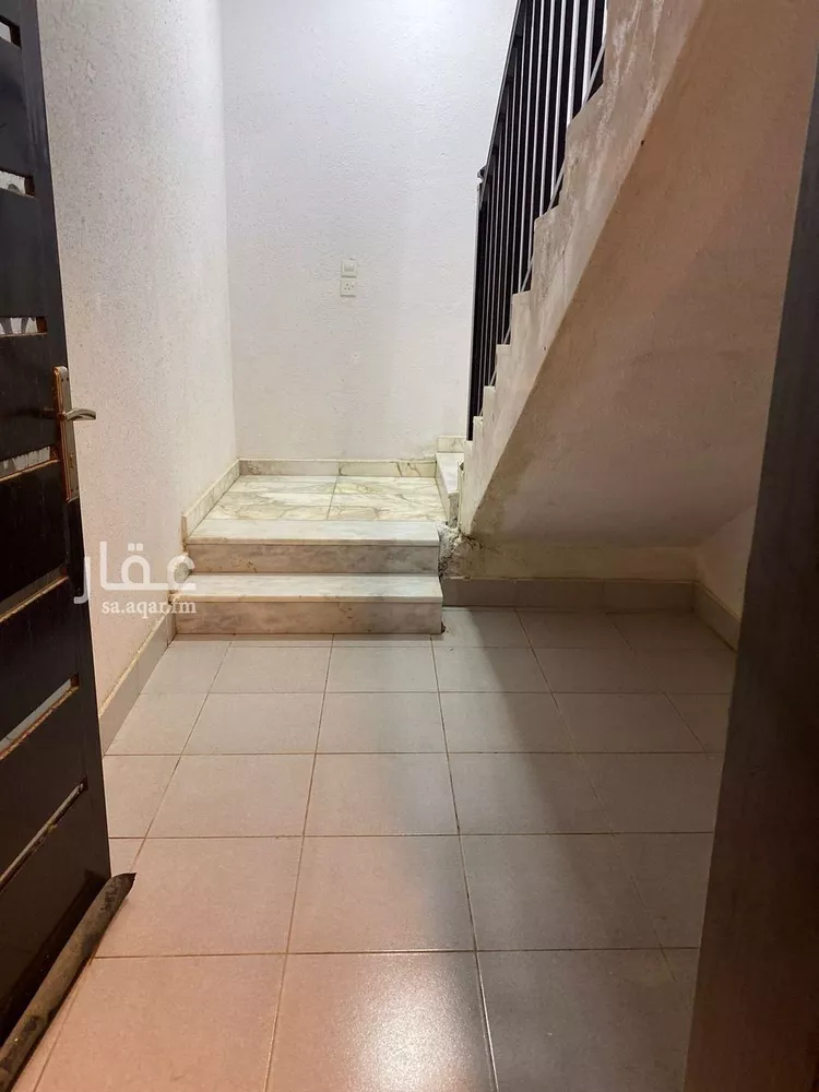 دور للبيع في شارع عاقل بن حبيب, حي عكاظ, مدينة الرياض, منطقة الرياض 18