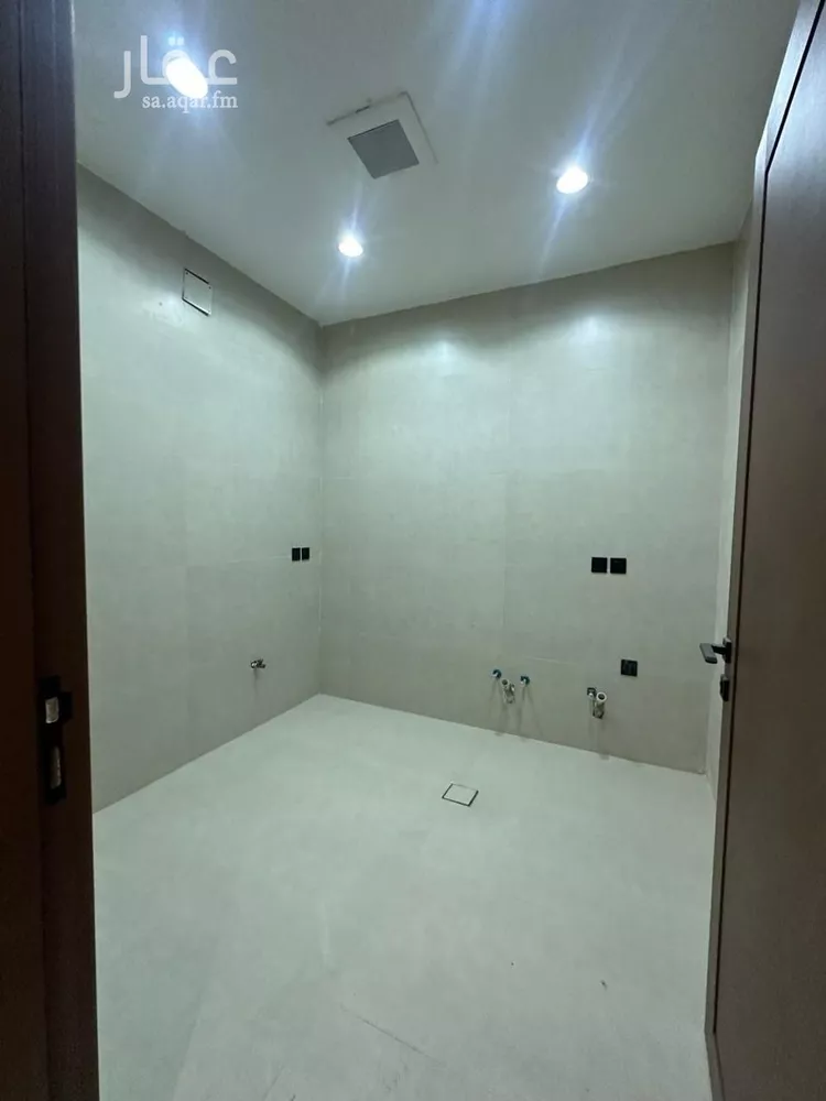 Floor for Sale in Riyadh Al Hazm 15