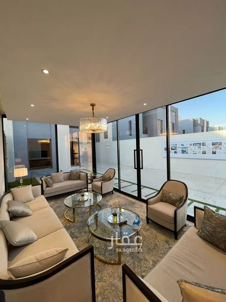 فيلا للبيع في شارع أحمد مسيوي, حي عكاظ, مدينة الرياض, منطقة الرياض صورة 3