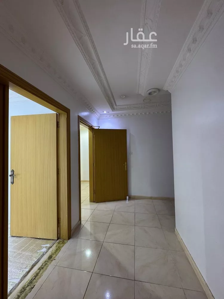 Floor for Rent in Riyadh Al Uraija Al Gharbiyah