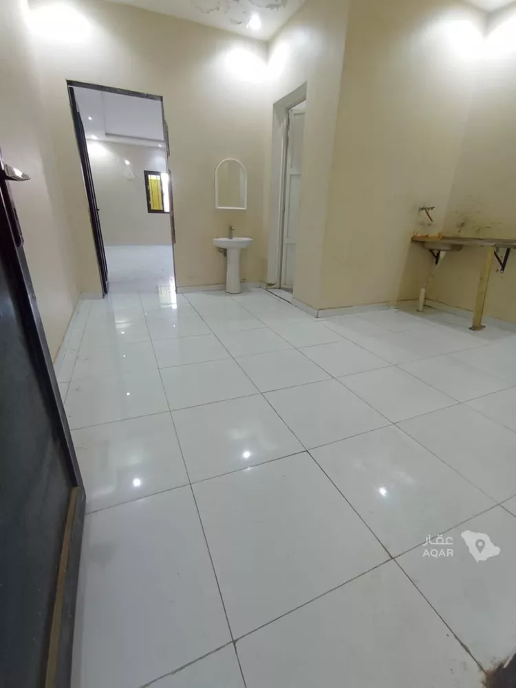 عمارة للإيجار في شارع أحمد ميرغني, حي البيان, مدينة الرياض, منطقة الرياض 5