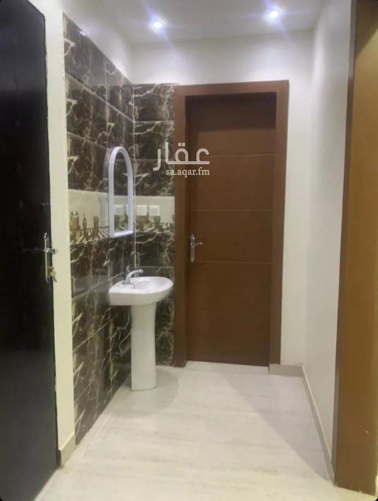 شقة للإيجار في شارع القاض بن العربي, حي بدر, مدينة الرياض, منطقة الرياض