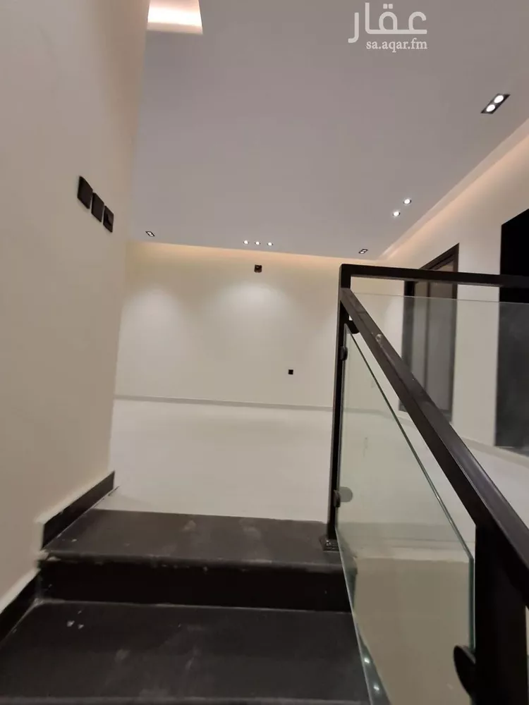 دور للبيع في شارع حسين بن صديق دحلان, حي عكاظ, مدينة الرياض, منطقة الرياض صورة 4