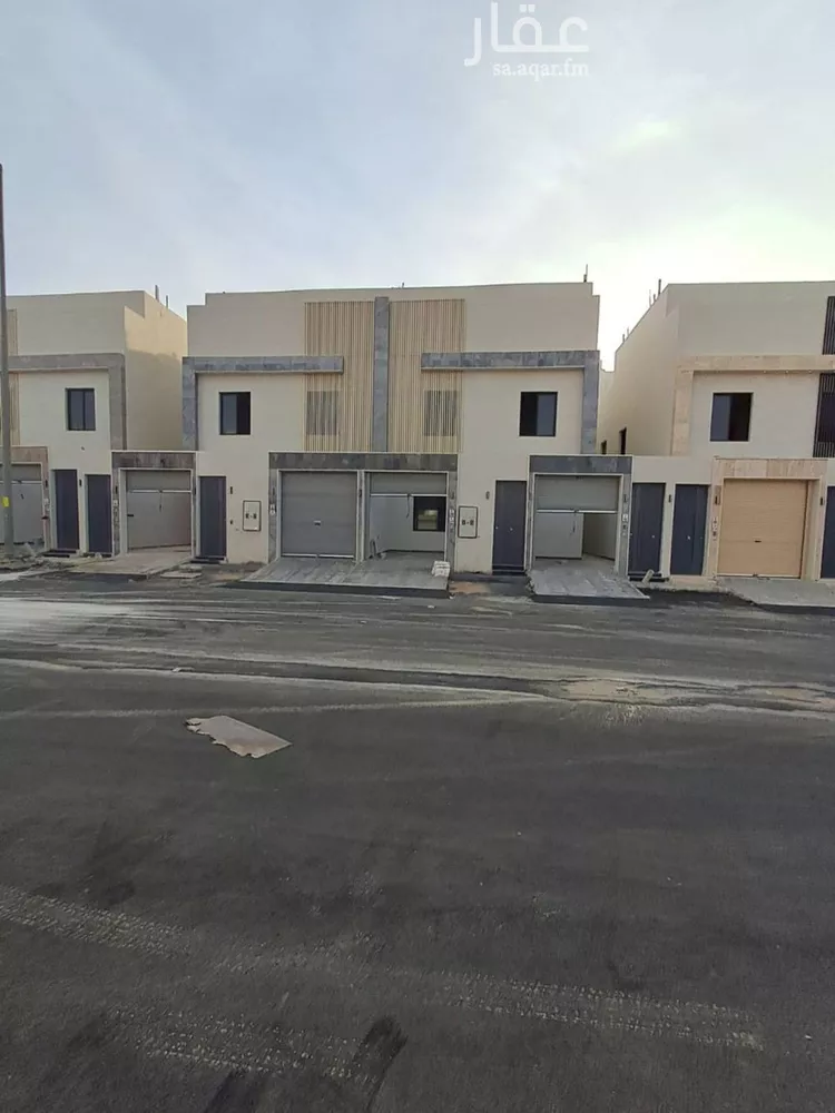 دور للبيع في شارع حامد القاري, حي عكاظ, مدينة الرياض, منطقة الرياض