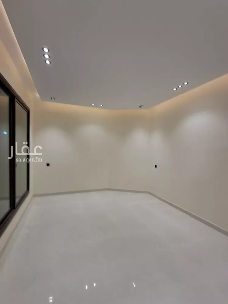 دور للبيع في شارع حسين بن صديق دحلان, حي عكاظ, مدينة الرياض, منطقة الرياض صورة 3