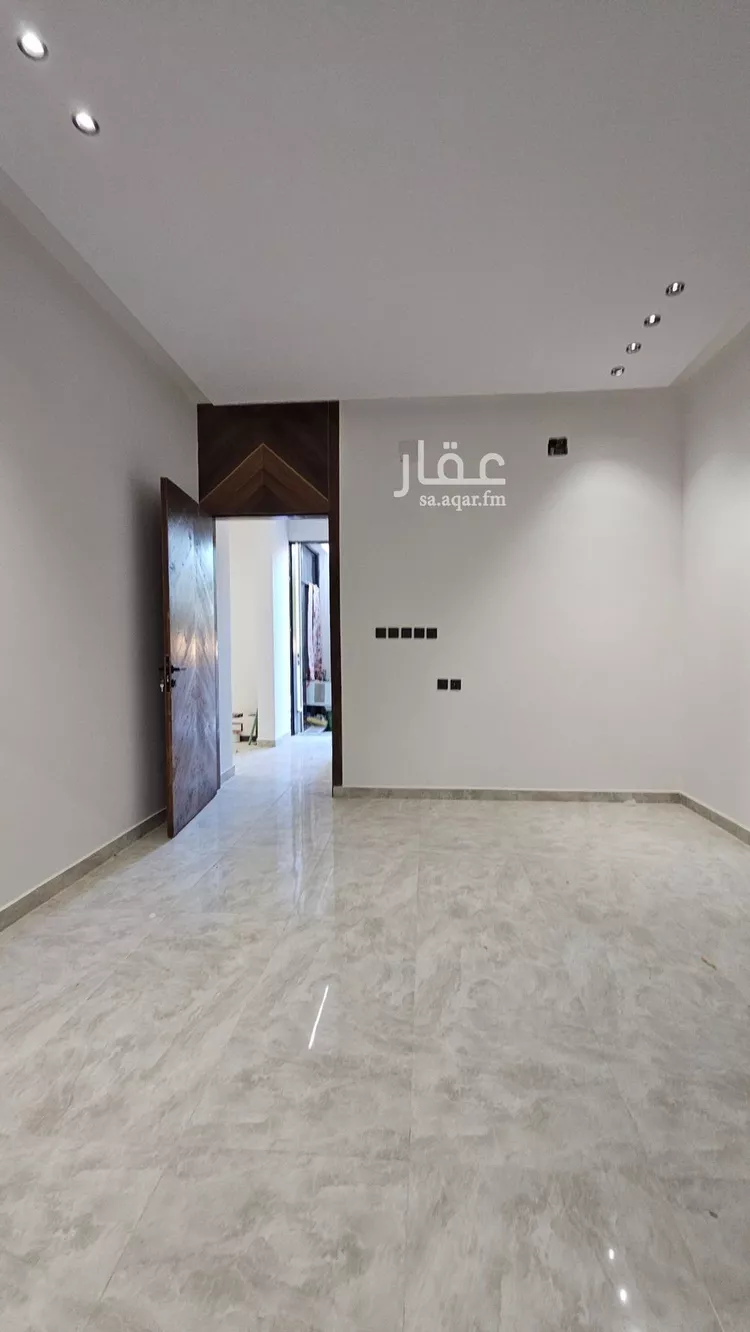 فيلا للبيع في شارع الحضرة, حي طويق, مدينة الرياض, منطقة الرياض صورة 2