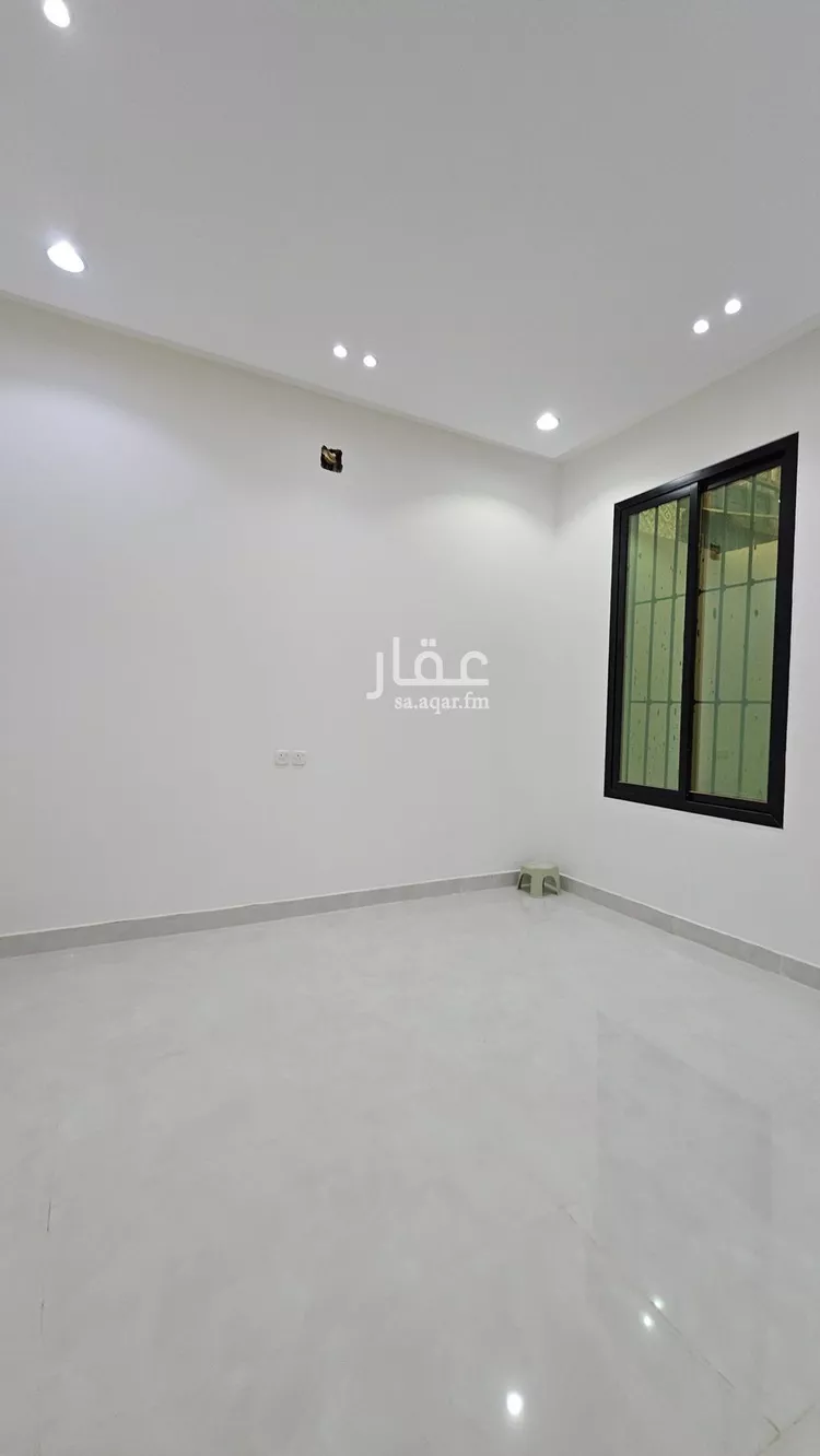 دور للبيع في شارع ابن الحكيم, حي العريجاء الغربي, مدينة الرياض, منطقة الرياض صورة 2