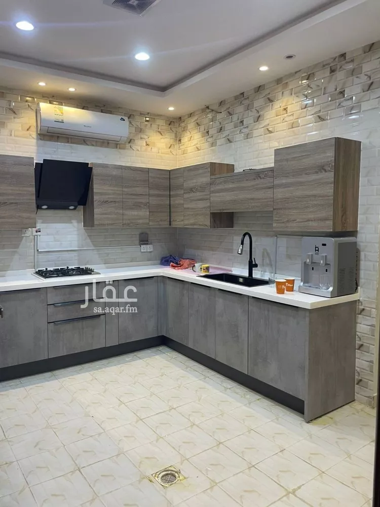فيلا للإيجار في شارع بهاء الدين زهير, حي المهدية, مدينة الرياض, منطقة الرياض