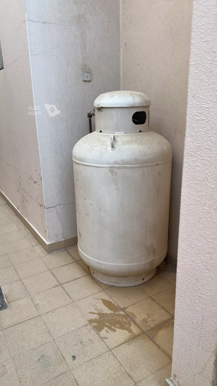 Floor for Rent in Riyadh Al Aqiq 8