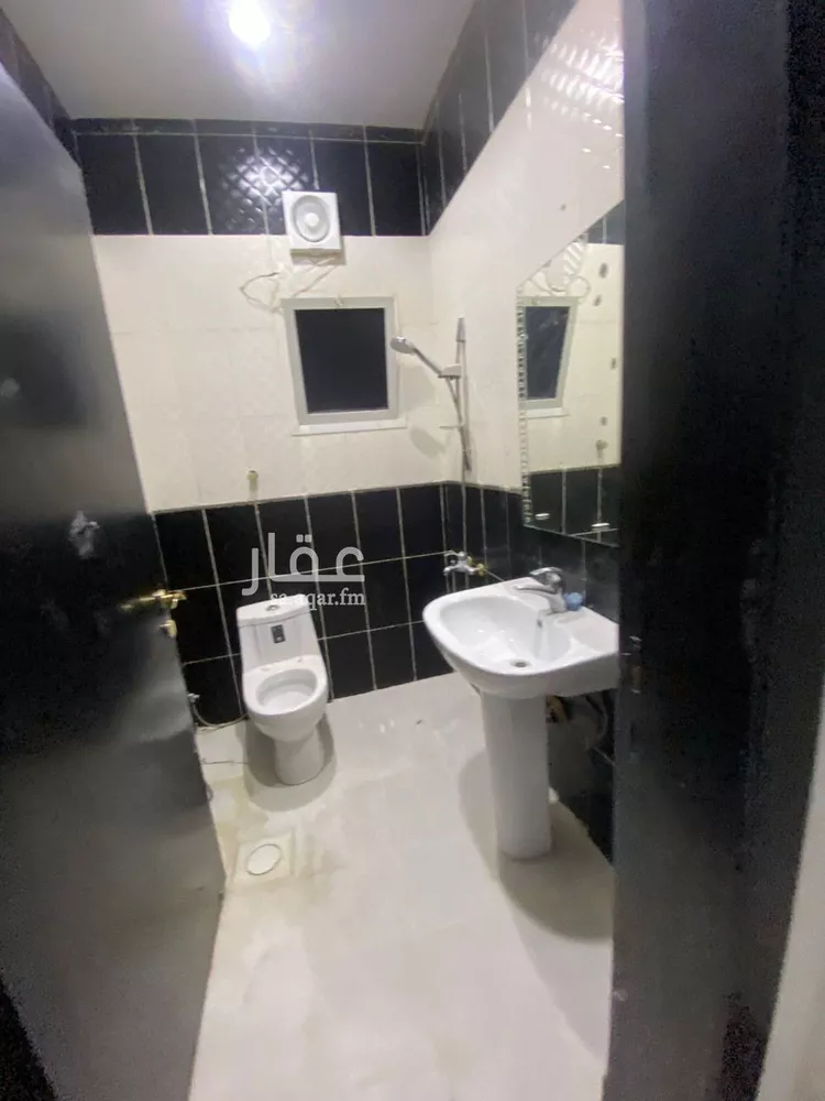 فيلا للإيجار في شارع حسن حسني عبدالوهاب, حي الرمال, مدينة الرياض, منطقة الرياض صورة 5