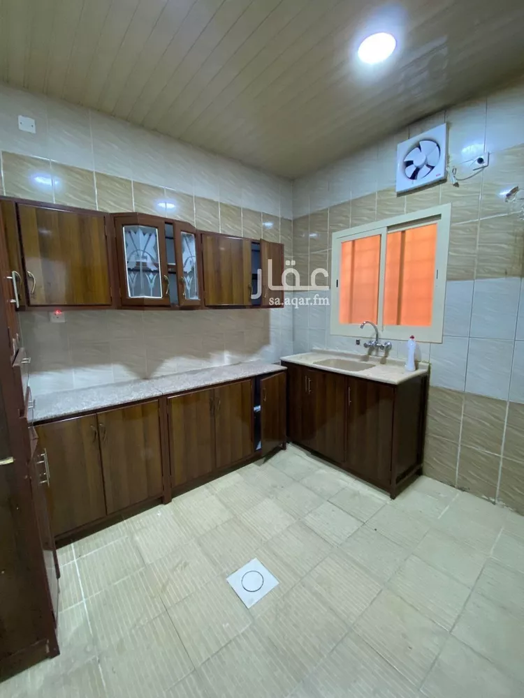 شقة للإيجار في شارع ام المؤمنين زينب بنت خزيمة, حي الحزام الذهبي, مدينة الاحساء, المنطقة الشرقية