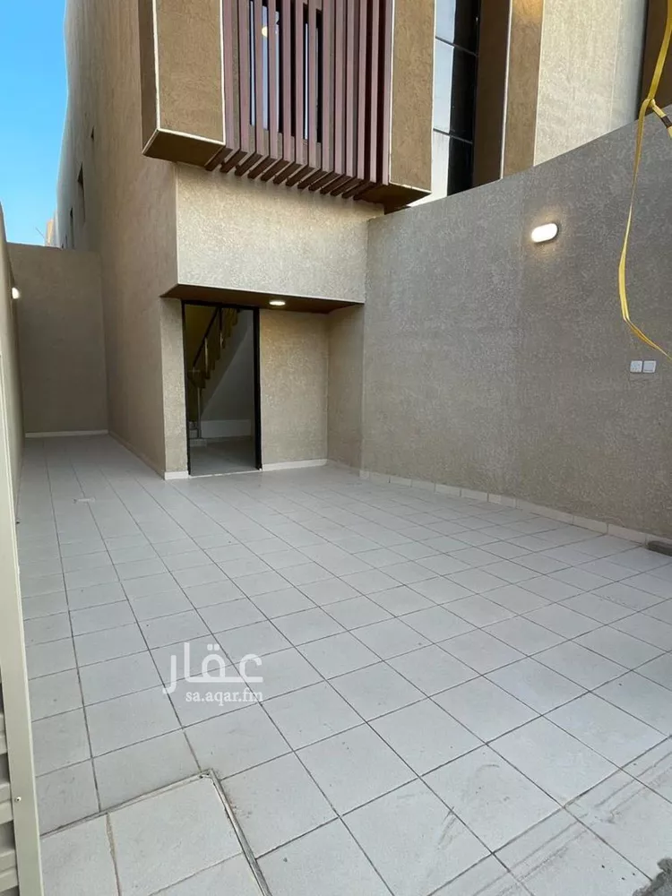 دور للبيع في شارع احمد العبدي, حي الشفاء, مدينة الرياض, منطقة الرياض