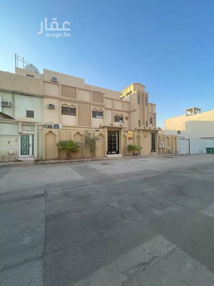 فيلا للبيع في شارع أم أيمن المحدثة, حي العريجاء الغربي, مدينة الرياض, منطقة الرياض صورة 2