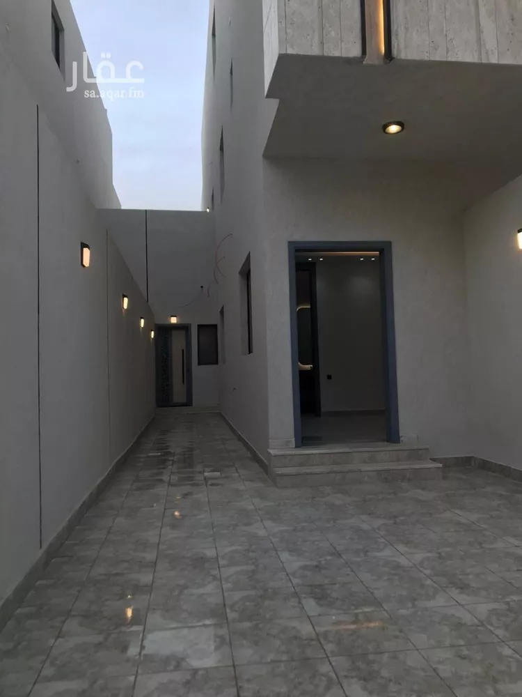Floor for Sale in Riyadh Tuwaiq 10