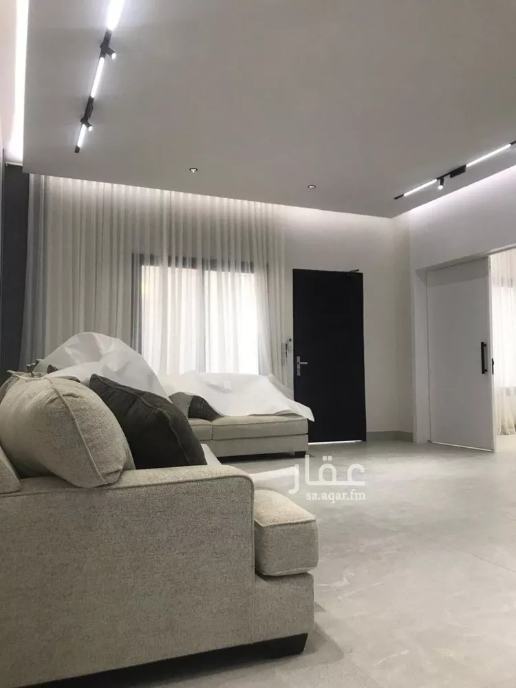 Villa for Sale in Riyadh Al Yarmouk 15