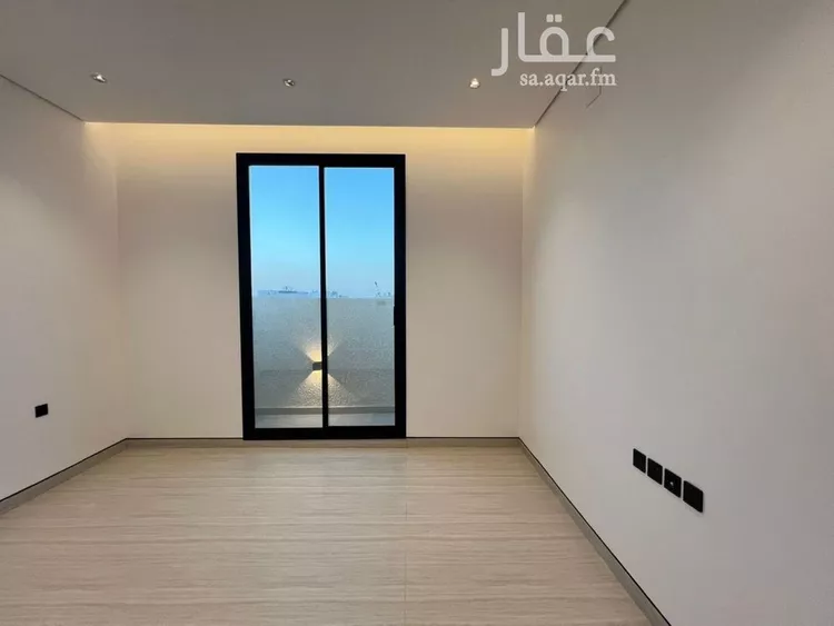 Floor for Sale in Riyadh Al Arid 7