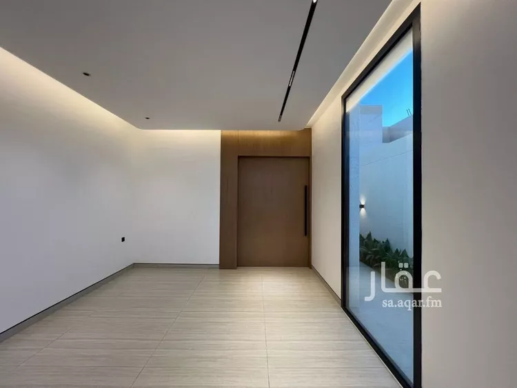 Floor for Sale in Riyadh Al Arid 6