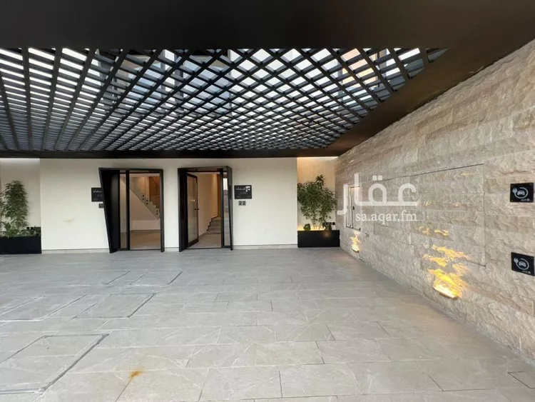 Floor for Sale in Riyadh Al Arid 10
