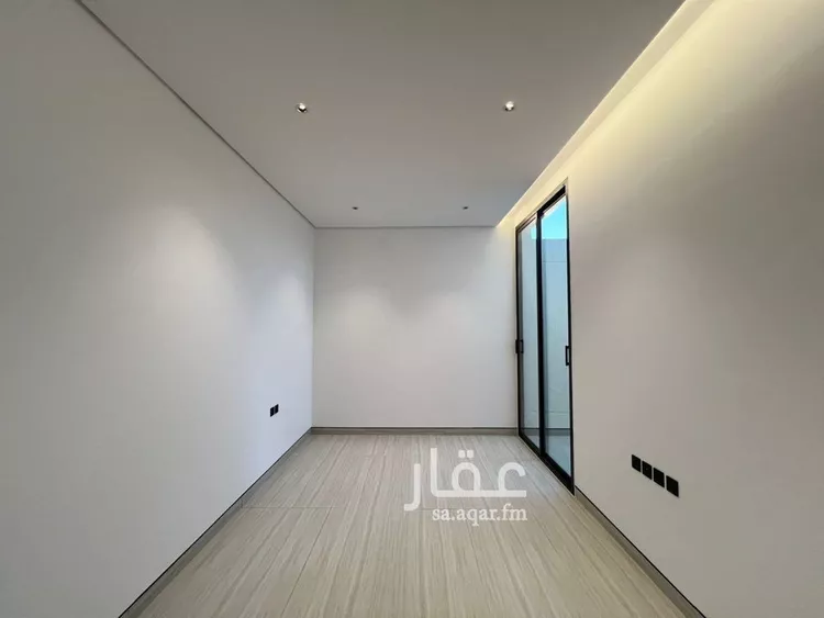 Floor for Sale in Riyadh Al Arid 11