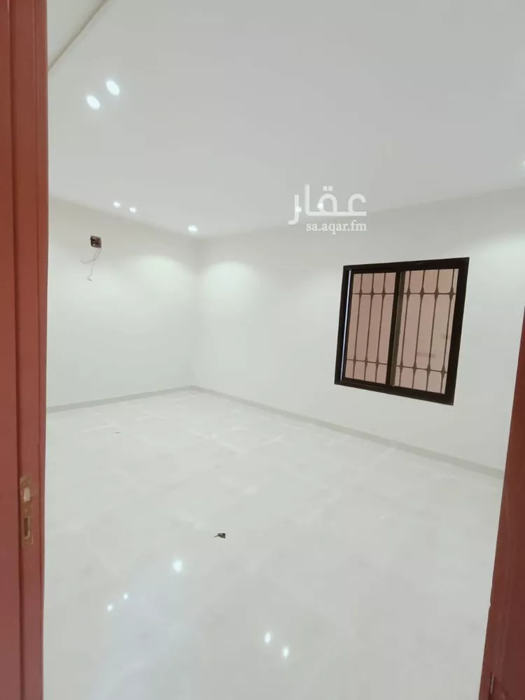 دور للبيع في شارع شارع وادي أرثد, حي عكاظ, مدينة الرياض, منطقة الرياض صورة 2
