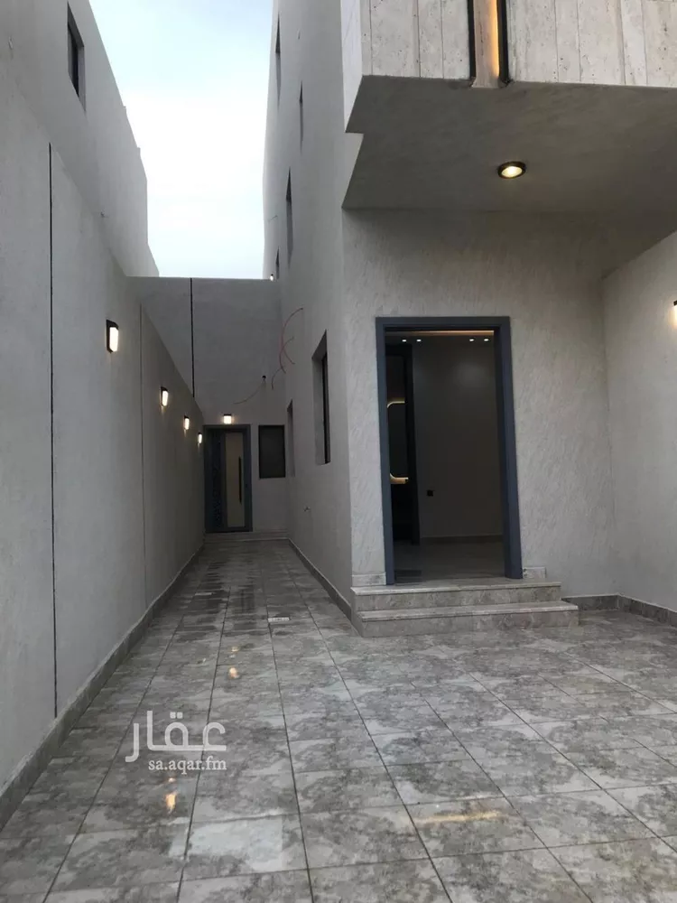 Floor for Sale in Riyadh Tuwaiq 8