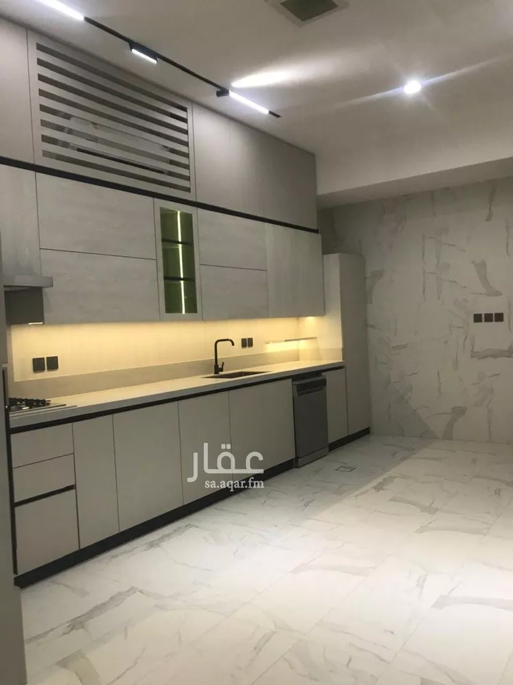 Villa for Sale in Riyadh Al Yarmouk 19