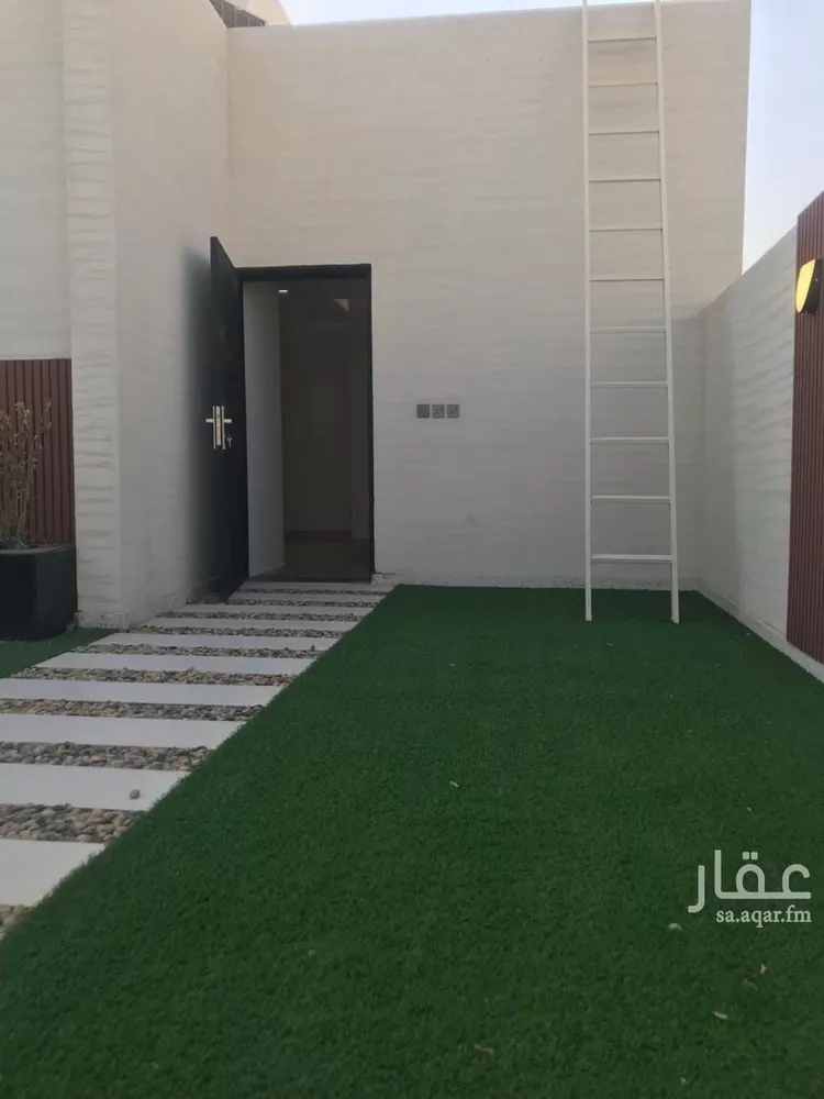 Villa for Sale in Riyadh Al Yarmouk 11