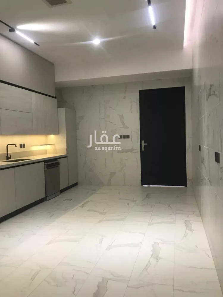 Villa for Sale in Riyadh Al Yarmouk 17