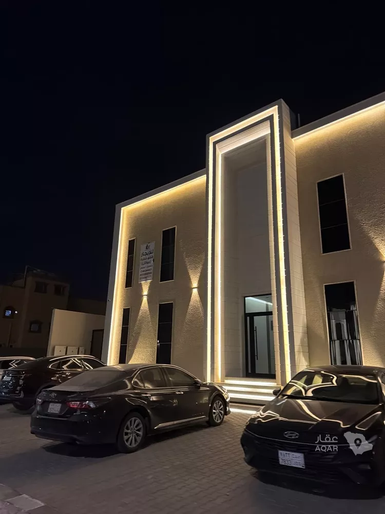 عمارة للبيع في شارع عبدالرحمن الغافقي, حي المحمدية, مدينة حفر الباطن, المنطقة الشرقية 4