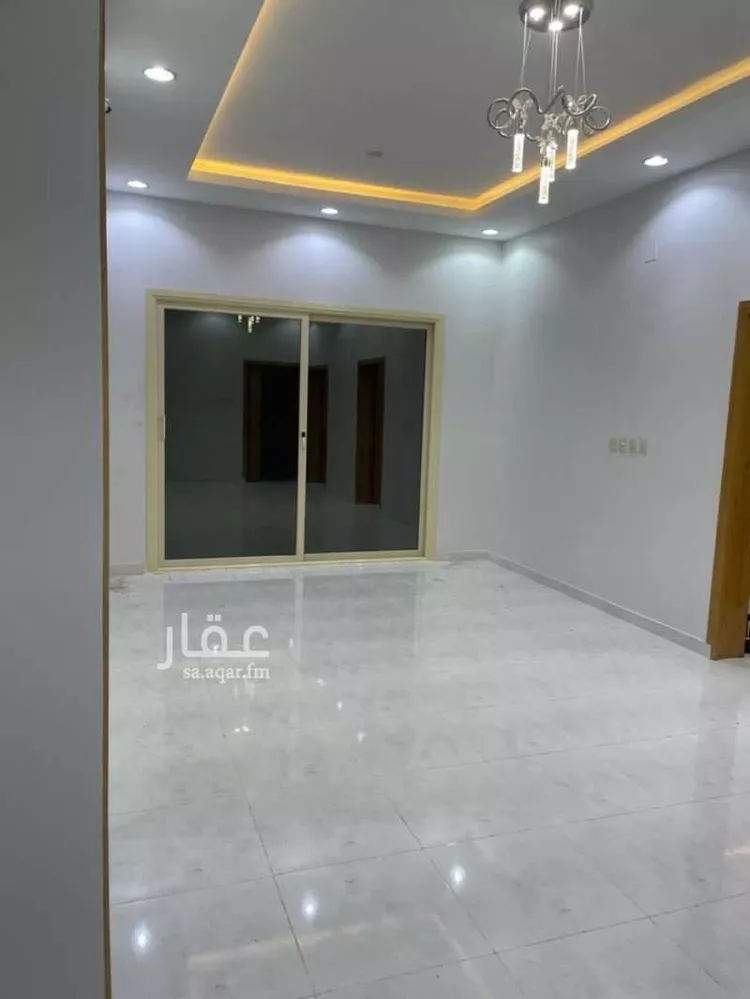 شقة للبيع في شارع عبدالله ابن عقلمة ، ذات الحلي ، رجال المع صورة 3