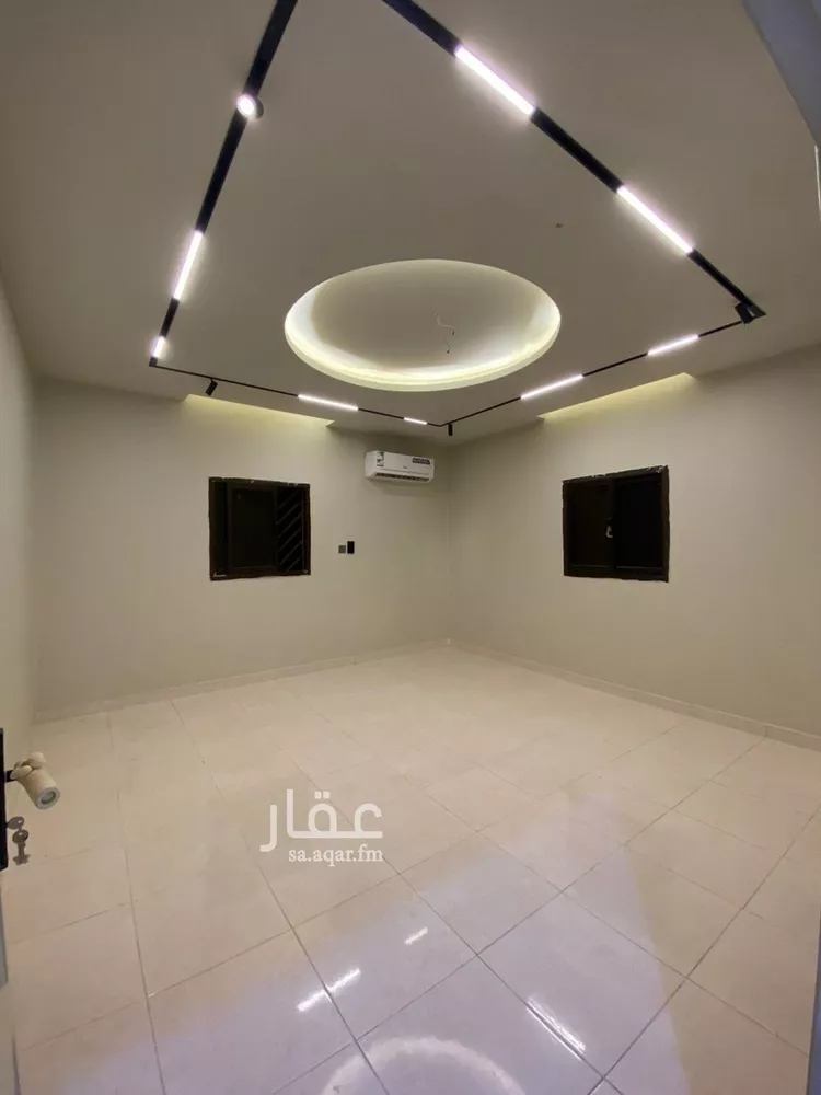 فيلا للبيع في شارع الدفاع, حي إشبيلية, مدينة الرياض, منطقة الرياض صورة 3